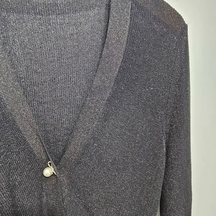 [BUNJANG] Glitter Black Ribbon Pearl Button Cardigan / 글리터 블랙 리본 진주 단추 가디건