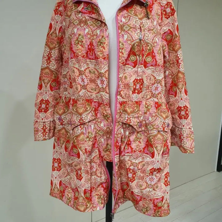 [BUNJANG] Oilllllly Pattern Hooded Long Windbreaker Jacket / 오일릴리 패턴 후드 롱 바람막이 자켓