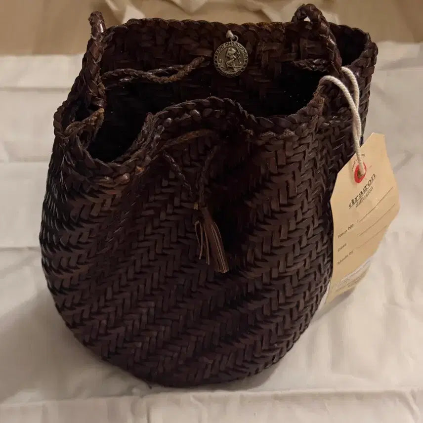 [SOLD OUT] 드래곤디퓨전 폼폼 버킷백 다크브라운