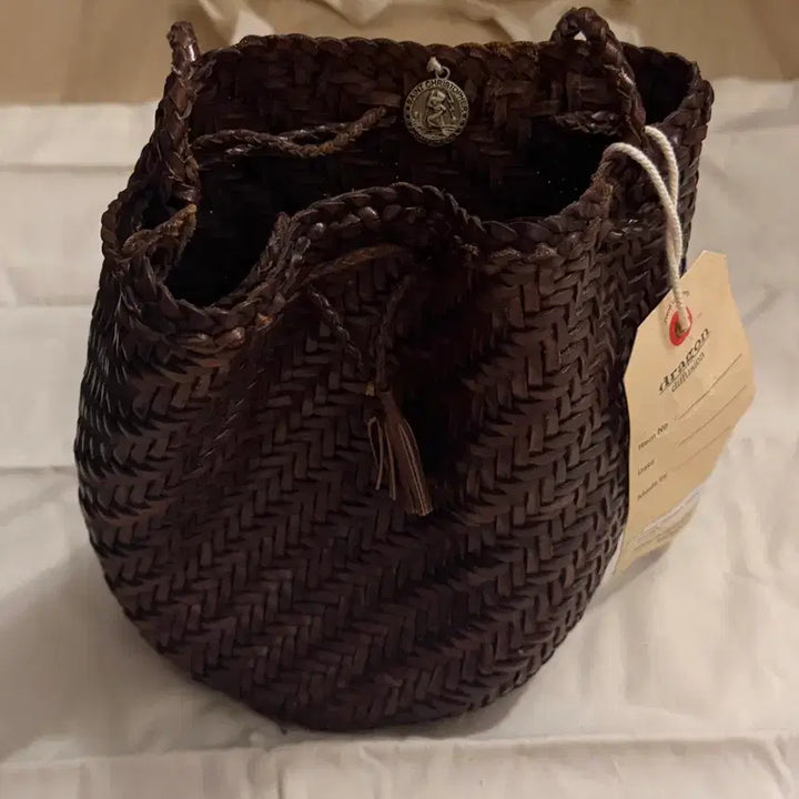 [SOLD OUT] 드래곤디퓨전 폼폼 버킷백 다크브라운