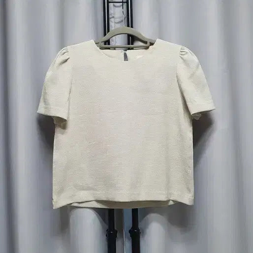 [BUNJANG] Myoung Half Sleeve Puff Blouse / 마이영 반팔 퍼프 블라우스
