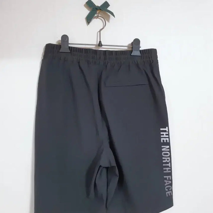 [BUNJANG] The North Face Black Shorts Size 85 / 노스페이스 블랙 반바지 85