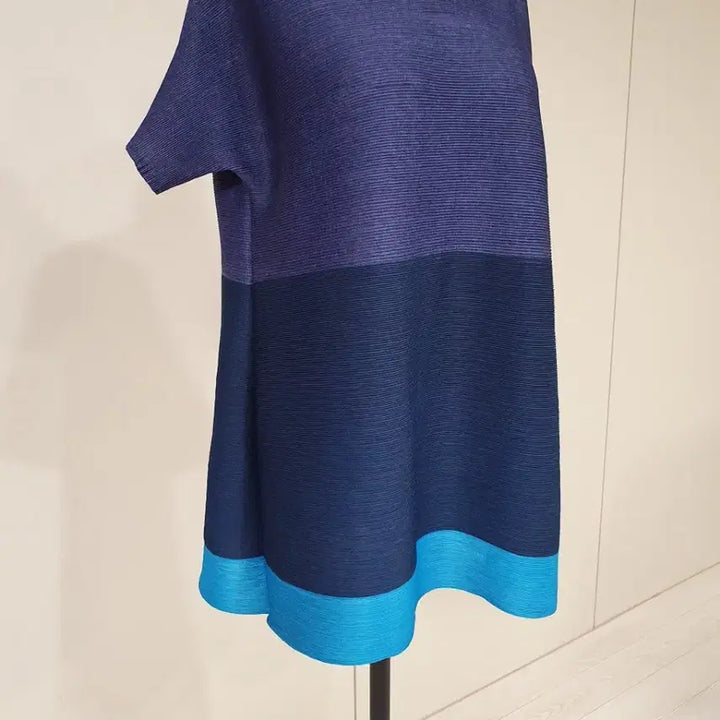 [BUNJANG] Yoitz Colorblock Pleated Short-Sleeve Blouse / 요이츠 배색 플리츠 반팔 블라우스
