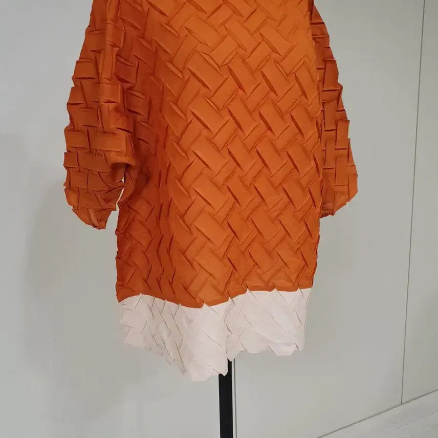[BUNJANG] Wrinkled Orange Blouse - 7/8 Sleeve / 주름 오렌지색 블라우스 7부