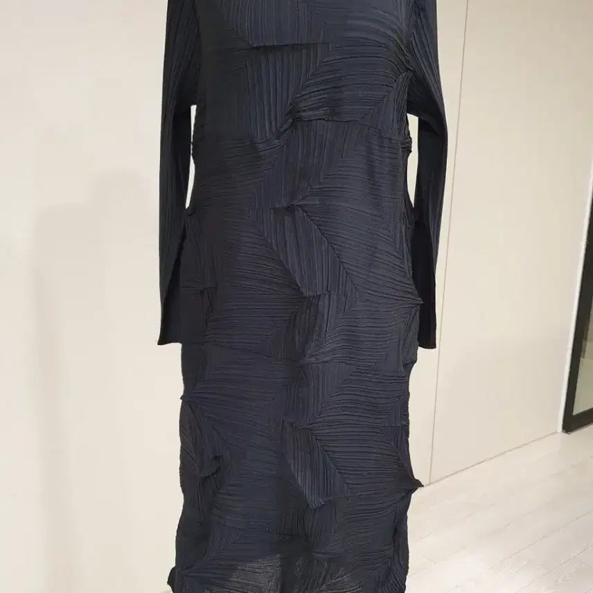 [BUNJANG] Black Pleated Long Dress / 블랙 플리츠 롱 원피스
