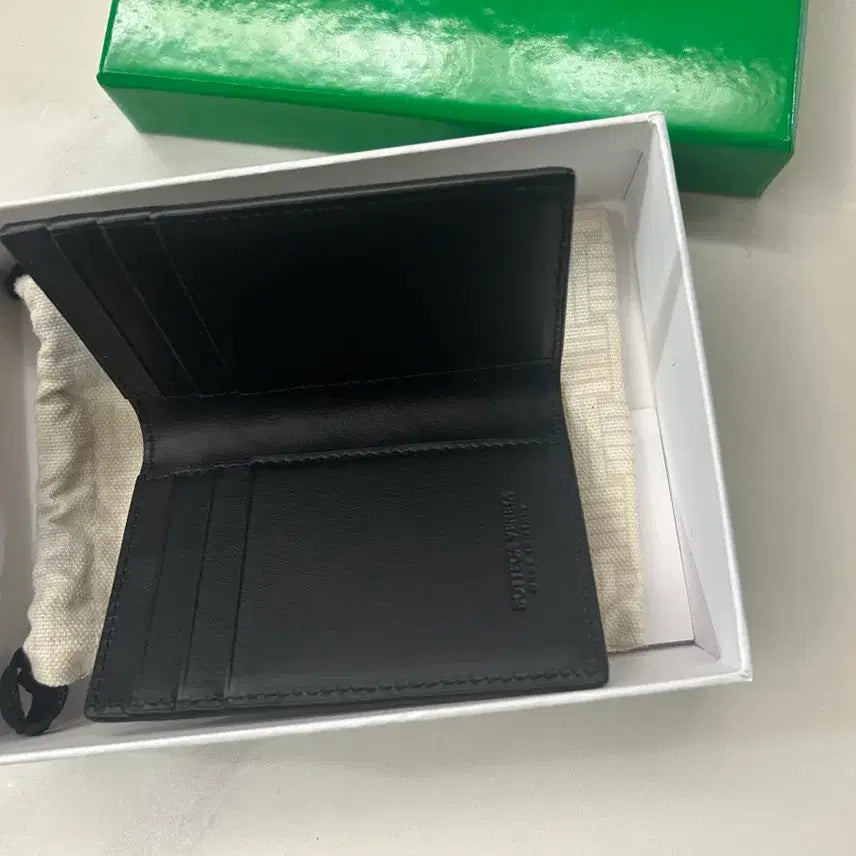 [BUNJANG] Bottega Veneta Flap Card Case Black / 보테가 베네타 플랩 카드 케이스 블랙