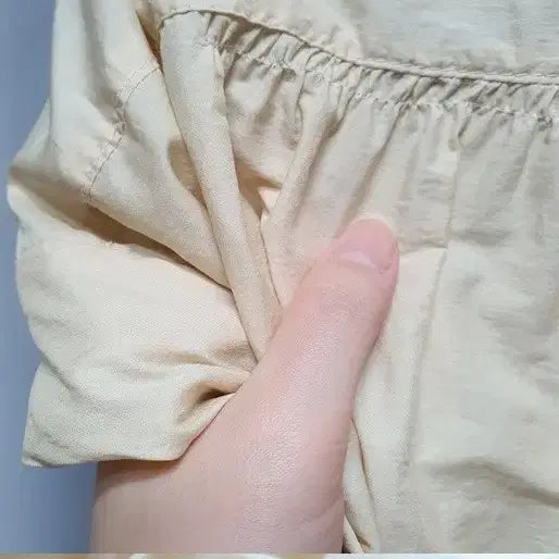 [BUNJANG] DENOVA Smocked Pintuck Flare Blouse / DENOVA 스모크 핀턱 플레어 블라우스
