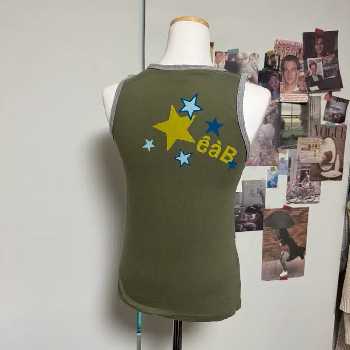 [BUNJANG] Khaki Lettering Sleeveless Y2K Vintage Tank Top / 카키 레터링 슬리브리스 y2k 빈티지 나시 탑
