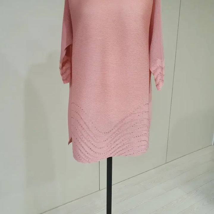[BUNJANG] Pink Pleated Blouse with Cubic Embellishments / 핑크 플리츠 주름 큐빅 장식 블라우스