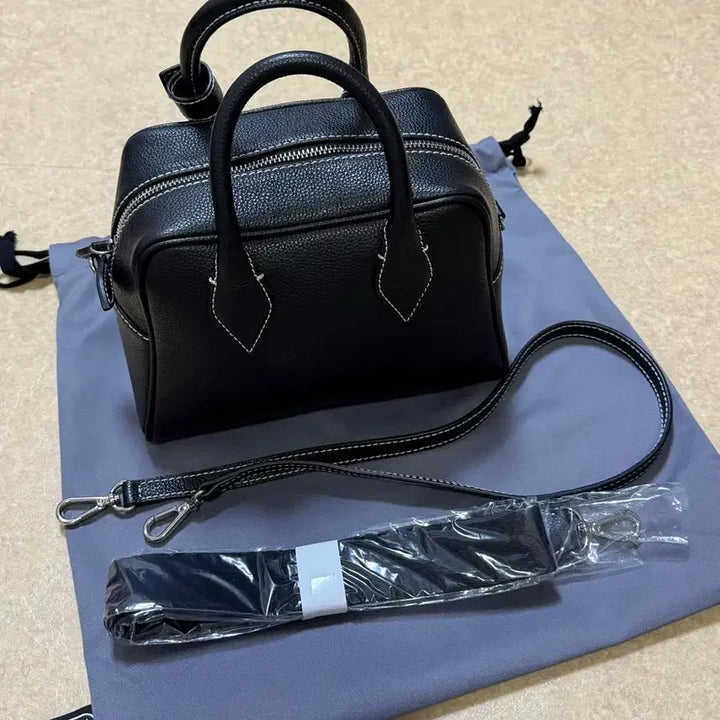 [BUNJANG] THY SEOUL Leon Bag S Black Tote Bag / 띠서울 레옹백 S 블랙 (THY SEOUL LEON S Black)