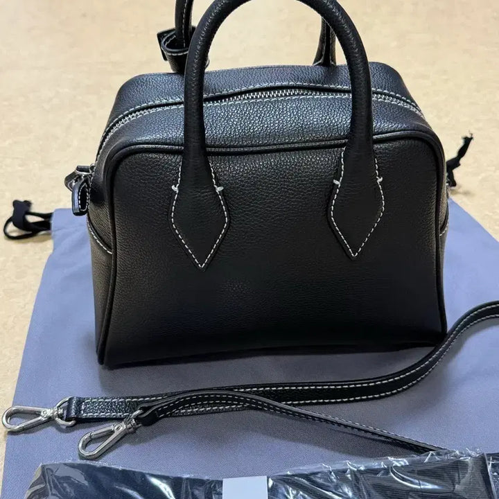 [BUNJANG] THY SEOUL Leon Bag S Black Tote Bag / 띠서울 레옹백 S 블랙 (THY SEOUL LEON S Black)