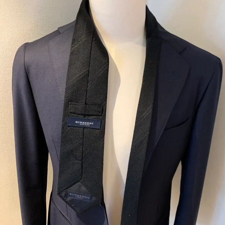 [BUNJANG] Burberry Black Stripe Luxury Necktie 9.4cm / 버버리(BURBERRY) 블랙 스트라이프 명품넥타이 최상급 9.4cm
