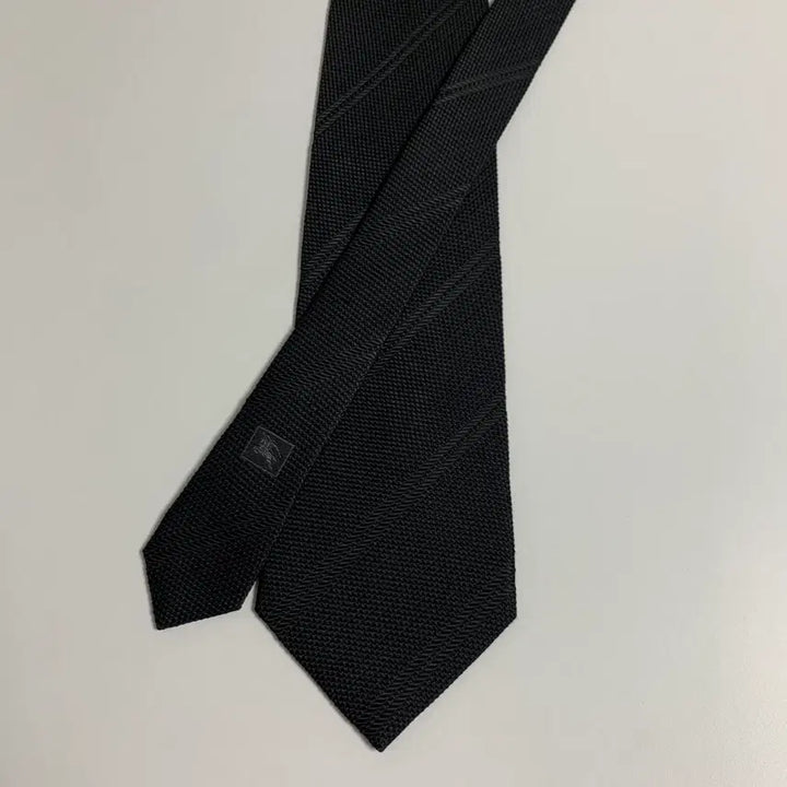 [BUNJANG] Burberry Black Stripe Luxury Necktie 9.4cm / 버버리(BURBERRY) 블랙 스트라이프 명품넥타이 최상급 9.4cm