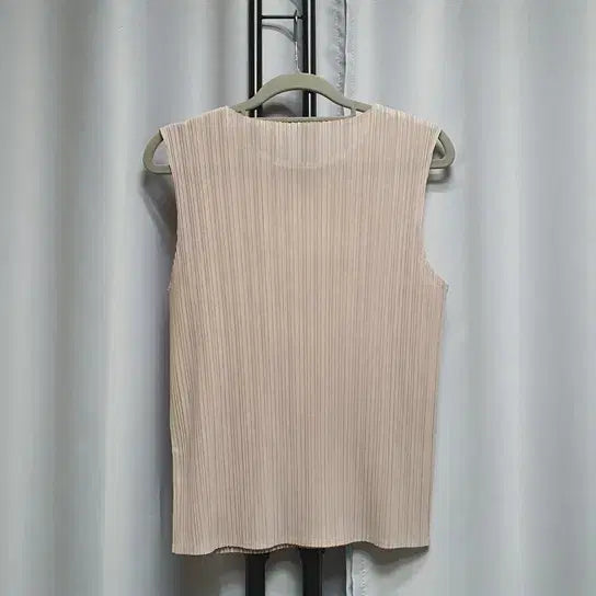 [BUNJANG] Pleated Sleeveless Cardigan Set Two-Piece Set / 플리츠 나시 가디건 셋업 투피스 세트