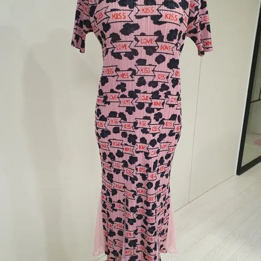 [BUNJANG] Pink Pleated LOVE Pattern Dress / 핑크 플리츠 LOVE 패턴 원피스