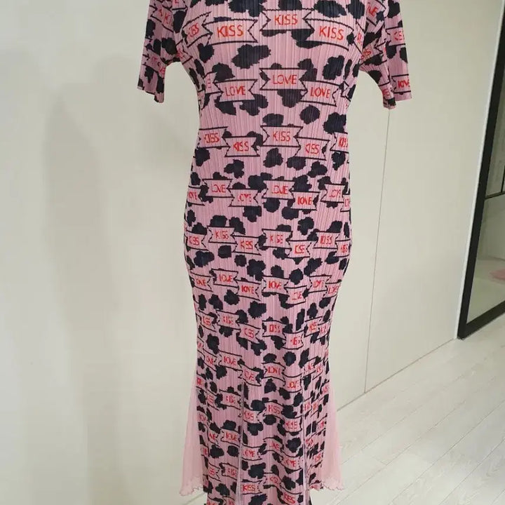 [BUNJANG] Pink Pleated LOVE Pattern Dress / 핑크 플리츠 LOVE 패턴 원피스