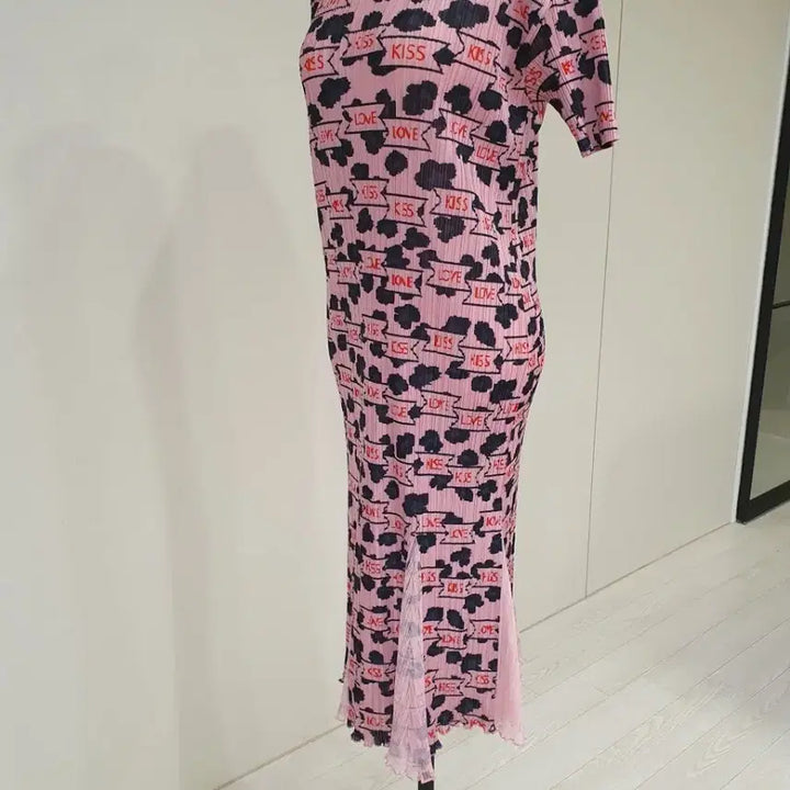 [BUNJANG] Pink Pleated LOVE Pattern Dress / 핑크 플리츠 LOVE 패턴 원피스