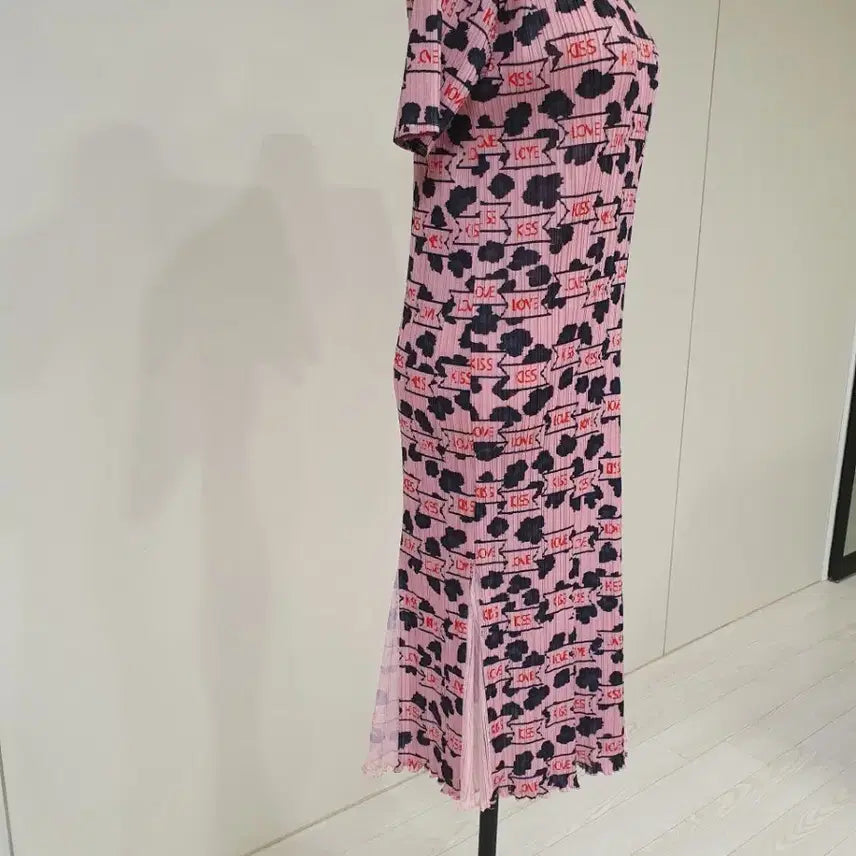 [BUNJANG] Pink Pleated LOVE Pattern Dress / 핑크 플리츠 LOVE 패턴 원피스