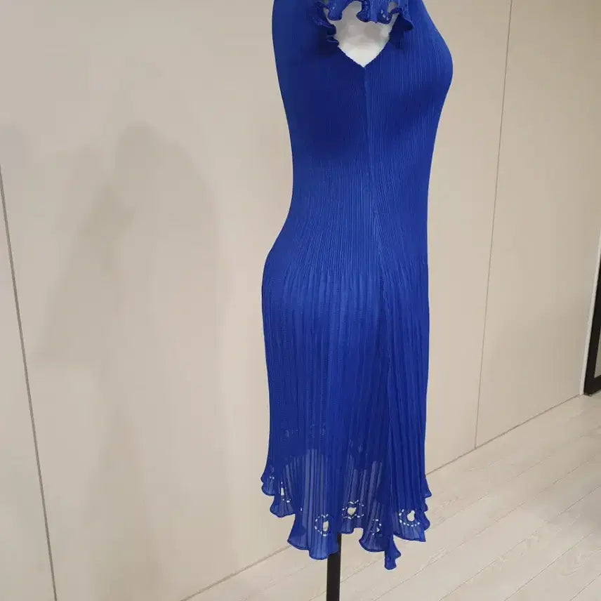 [BUNJANG] Blue Pleated Punching Short Sleeve Dress / 블루 플리츠 펀칭 반팔 원피스