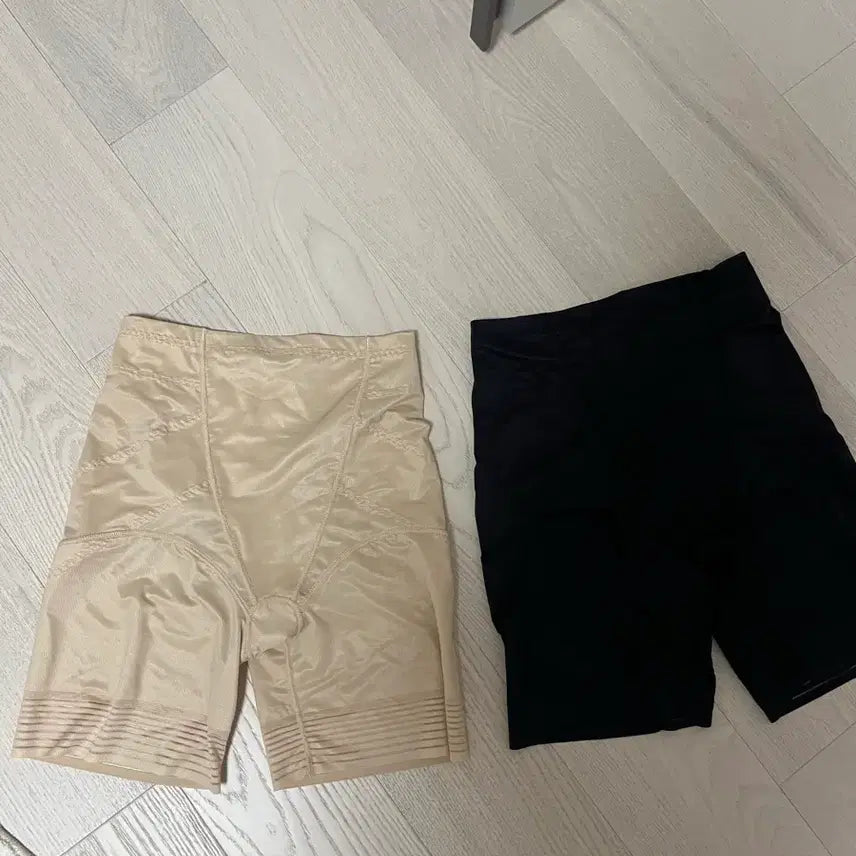 [BUNJANG] WAKIBRA Hip-Bra Gars Beige 58 (New) + Black 58 / 와키브라 힙브라거들 베이지58새상품+블랙58
