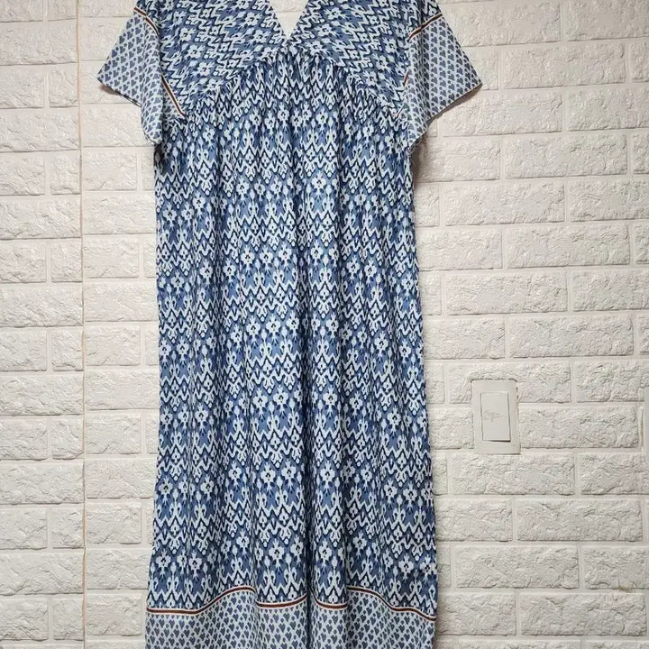 [BUNJANG] Patterned V-Neck Short-Sleeve Long Dress / 패턴 브이넥 반팔 롱 원피스