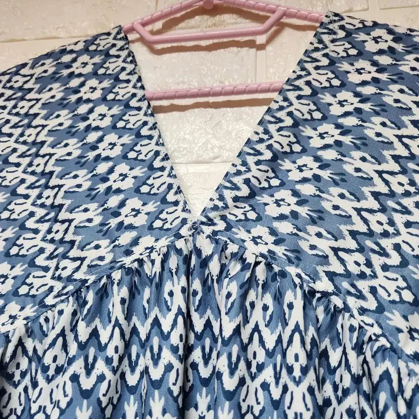 [BUNJANG] Patterned V-Neck Short-Sleeve Long Dress / 패턴 브이넥 반팔 롱 원피스