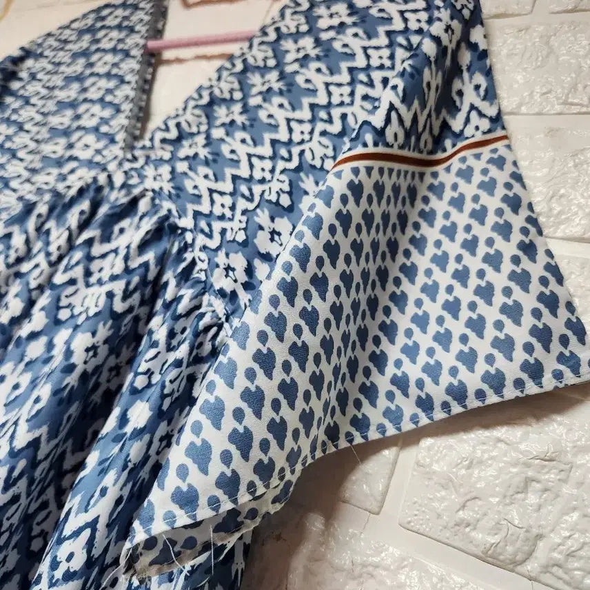 [BUNJANG] Patterned V-Neck Short-Sleeve Long Dress / 패턴 브이넥 반팔 롱 원피스