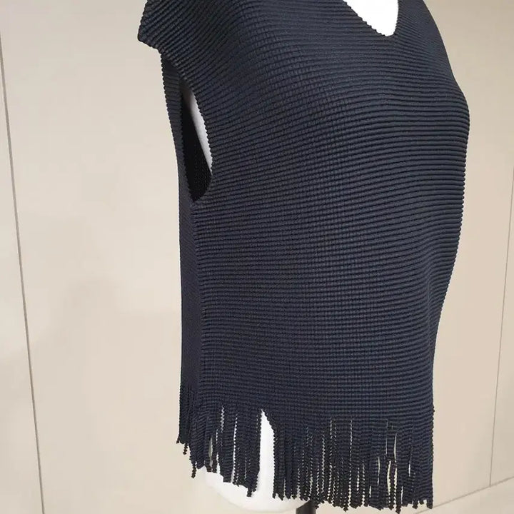 [BUNJANG] Pleated Frill V-Neck Short-Sleeve Blouse / 플리츠 프릴 V넥 반팔 블라우스