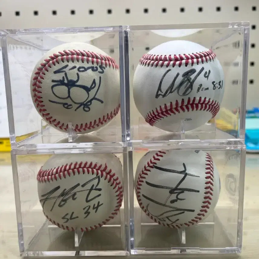 [BUNJANG] Samsung Lions Authentic Autographed Baseball (Various Players) / 심창민 구자욱 김헌곤 뷰캐넌(삼성라이온즈)친필 싸인볼