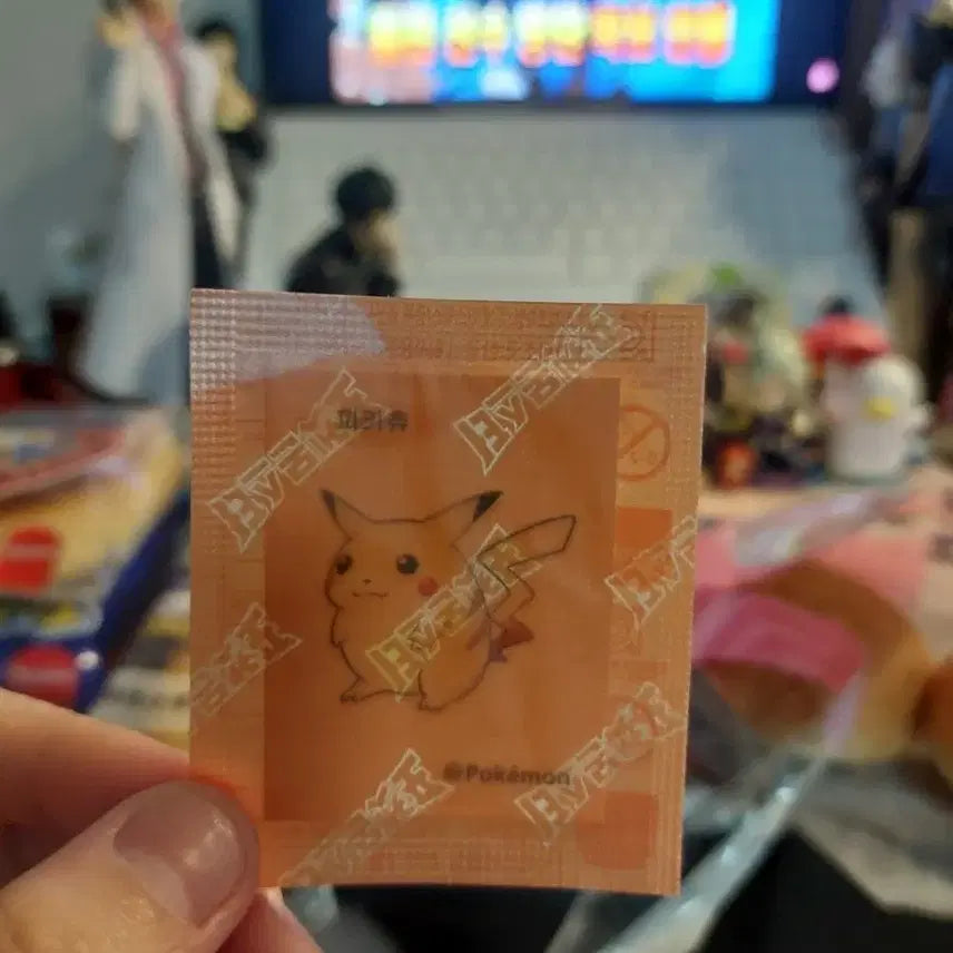 [BUNJANG] 30th Anniversary Pokemon Pikachu Tteukbokki Sticker (Sealed) / 30주년 포켓몬 피카츄 띠부씰(미개봉)