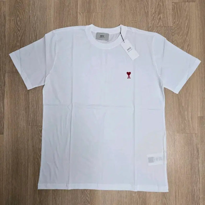 [BUNJANG] AMI Small Heart Short Sleeve T-Shirt White L / 아미 스몰 하트 반팔 티셔츠 화이트 L 새상품