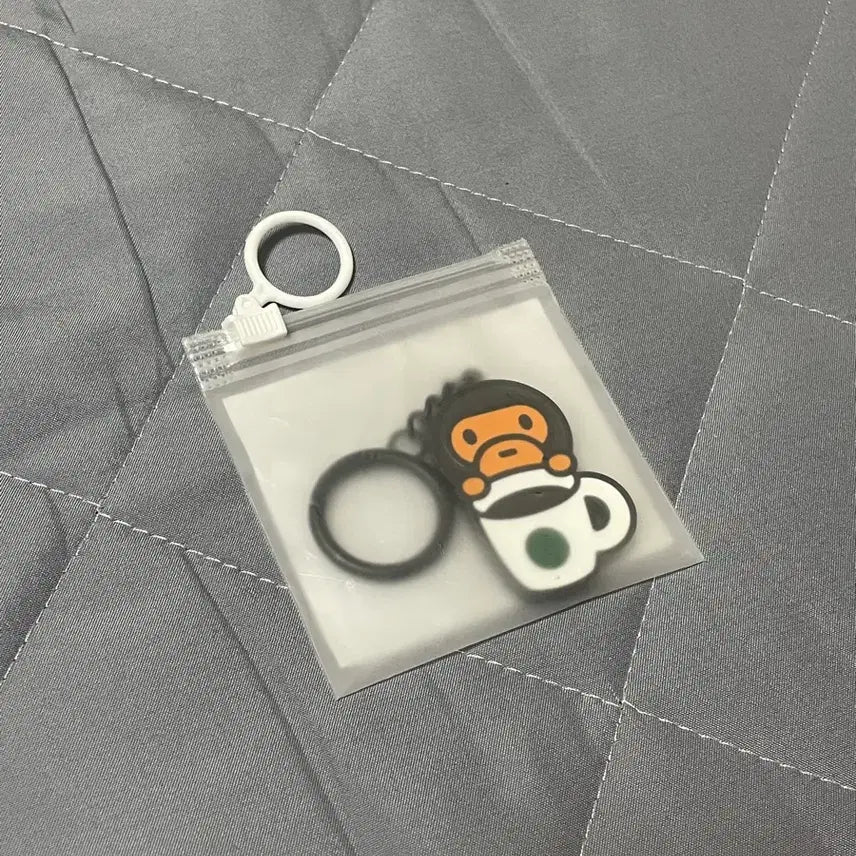[BUNJANG] Starbucks x Bape x Milo Keychain / 스타벅스 베이프 마일로 키링