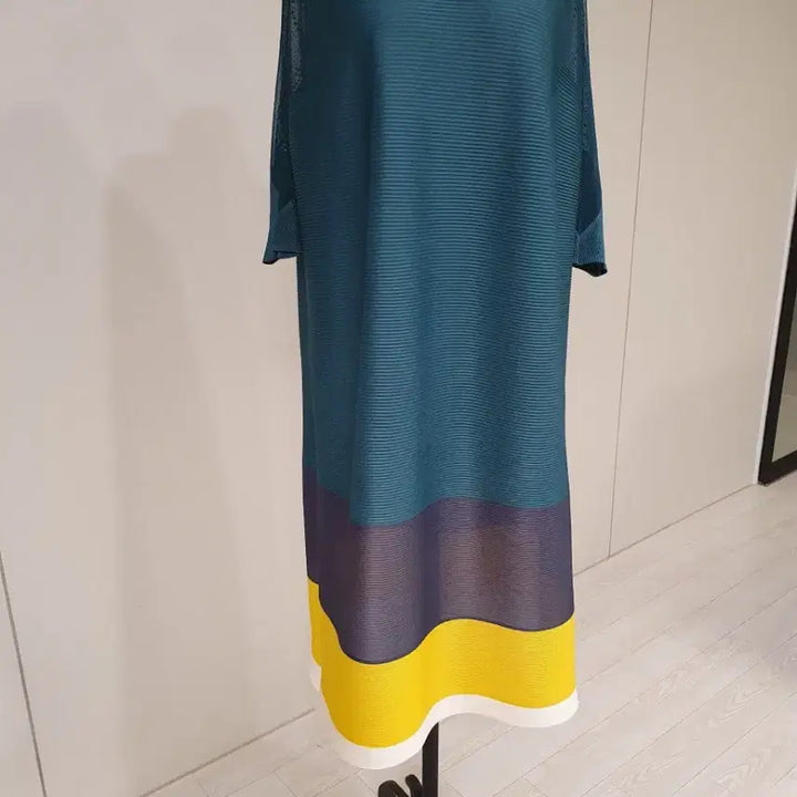 [BUNJANG] Colorblock Pleated Long Dress / 배색 플리츠 롱 원피스