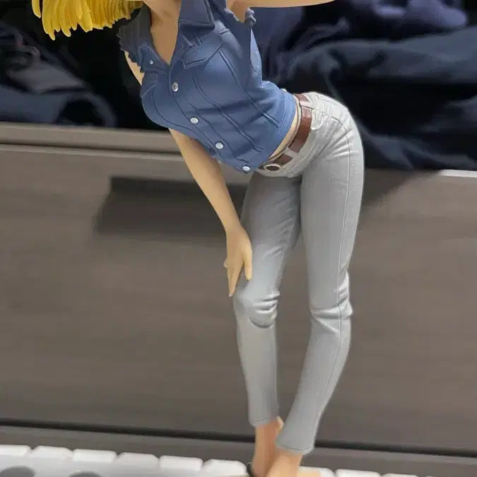 [BUNJANG] Dragon Ball Android 18 Glitter Figure / 드래곤볼  인조인간 18호 글리터 피규어