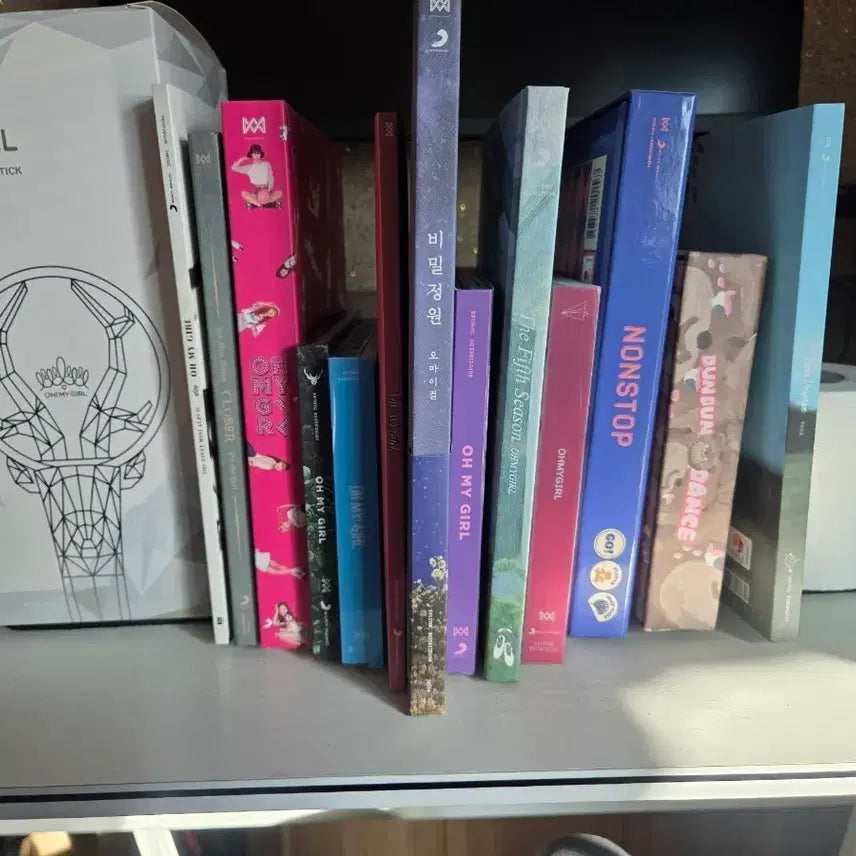 [BUNJANG] OH MY GIRL Album &amp; Lightstick Bundle Set / 오마이걸 앨범 및 응원봉 일괄