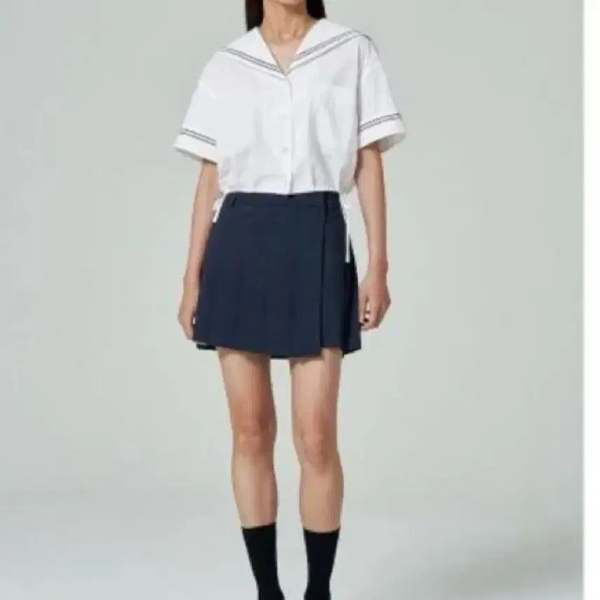 [BUNJANG] 8 Seconds Sailor Collar Blouse &amp; Navy Pleated Skirt Set / 에잇세컨즈 세일러 칼라 블라우스 + 네이비 플리츠 스커트