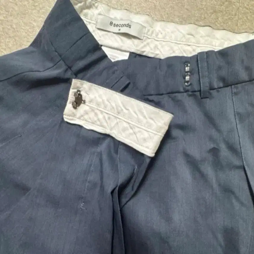 [BUNJANG] 8 Seconds Sailor Collar Blouse &amp; Navy Pleated Skirt Set / 에잇세컨즈 세일러 칼라 블라우스 + 네이비 플리츠 스커트