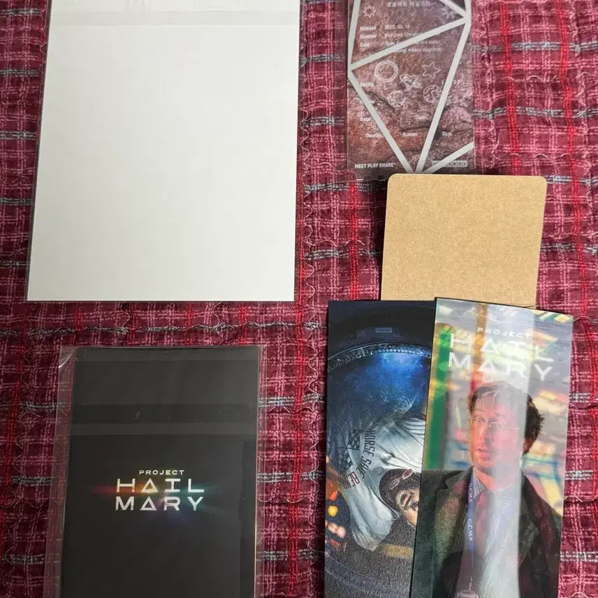 [BUNJANG] Project Hail Mary Poster Set &amp; Merchandise Bundle / 프로젝트 헤일메리 포스터 10종+굿즈 4종 팝니다