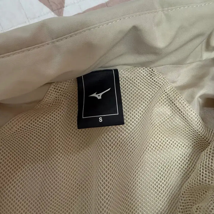 [BUNJANG] Mizuno Anorak Windbreaker Beige / 미즈노 아노락 바람막이 베이지