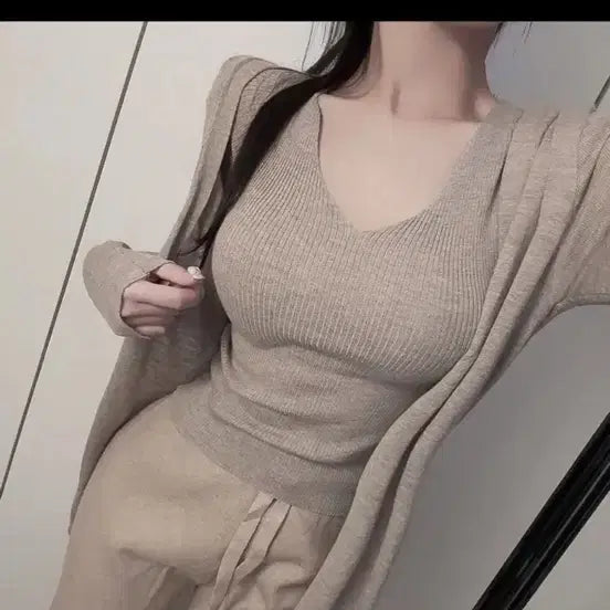 [BUNJANG] Ably V-Neck Ribbed Short-Sleeve Cardigan Set / 에이블리 브이넥 골지 반팔 가디건세트