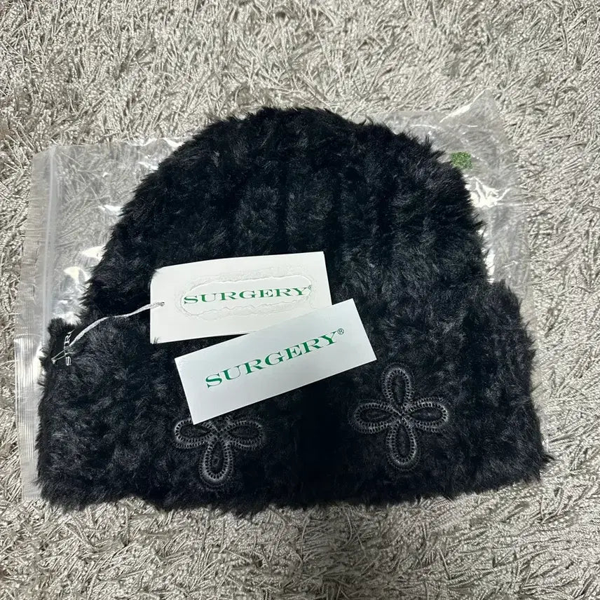[BUNJANG] Surgical Leather Patch Fur Beanie Black / [OS] 써저리 레더 패치 퍼 비니 블랙
