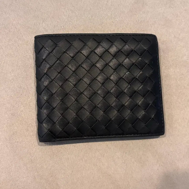 [BUNJANG] Bottega Veneta Intrecciato Bi-fold Wallet Black / 급처)보테가 베네타 인트레치아토 반지갑 블랙