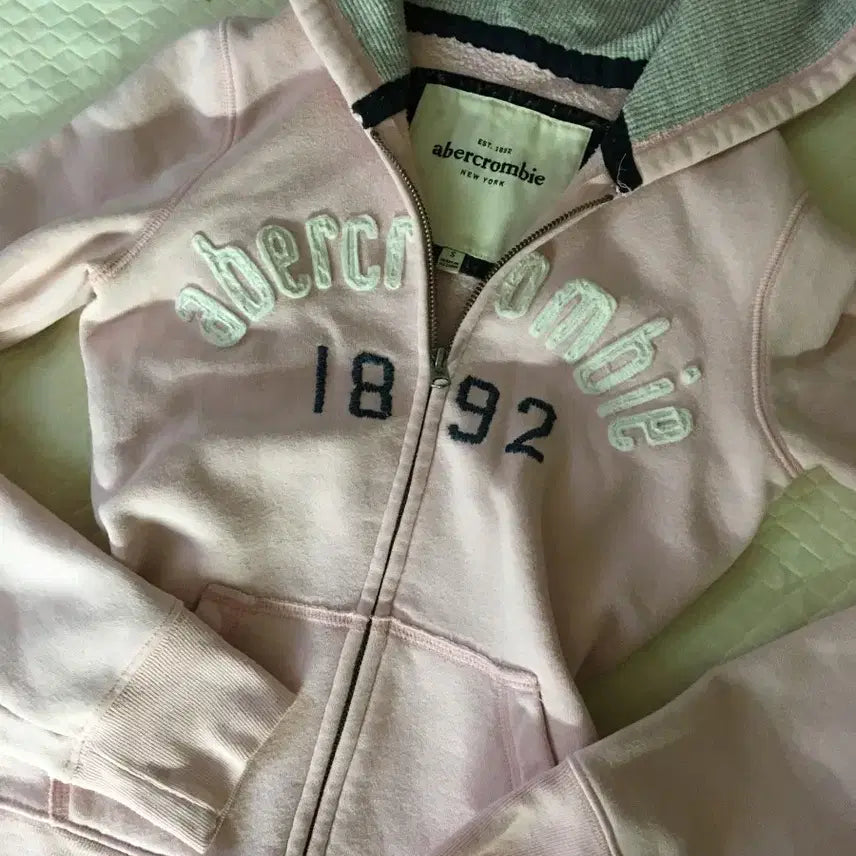 [BUNJANG] Abercrombie &amp; Fitch Hooded Zip-Up Sweatshirt Pink / [유일매물] 아베크롬비 후드집업 핑크