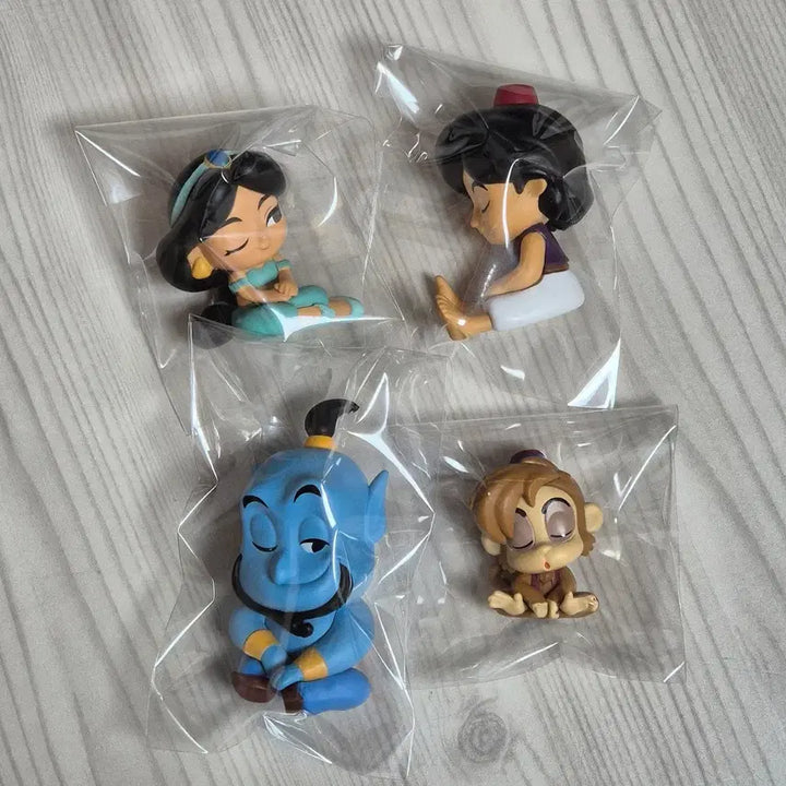 [BUNJANG] Disney Aladdin Gachapon Figure Set (Aladdin, Jasmine, Genie, Abu) / 디즈니 알라딘 피규어 가챠 4종 세트 (알라딘, 자스민, 지니, 아부)
