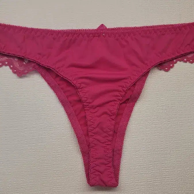 [BUNJANG] Hot Pink Lace Thong Panties (New) / 레이스 끈 팬티 핫핑크 (새상품) 100