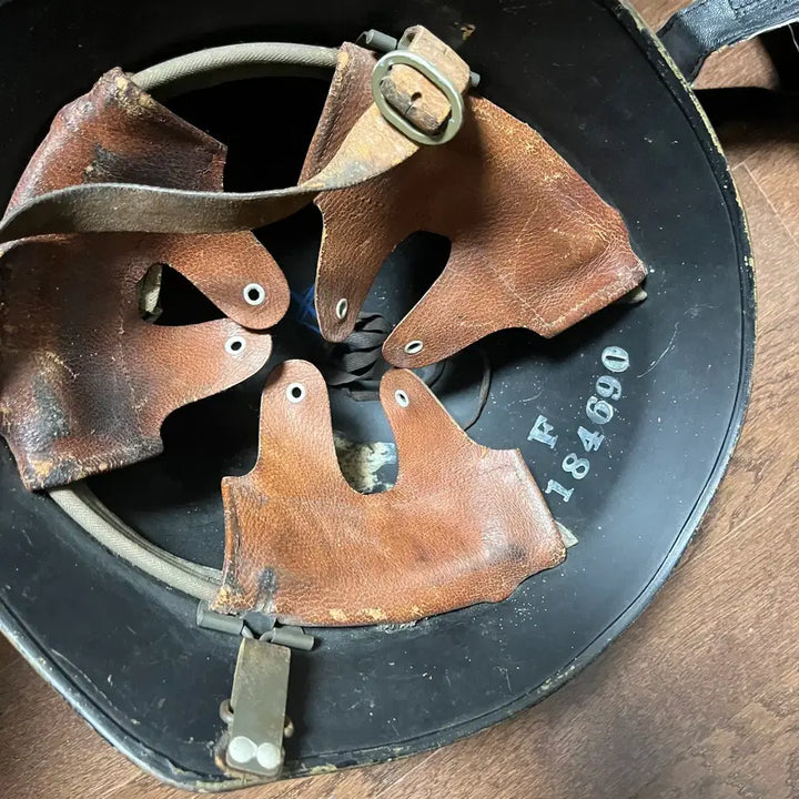 [BUNJANG] Original WWII Swiss Army Steel Helmet / 2차대전 오리지날 스위스군 철모