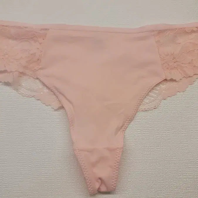 [BUNJANG] Lace Pink Thong Panties (New) / 레이스 핑크 티팬티 (새상품)
