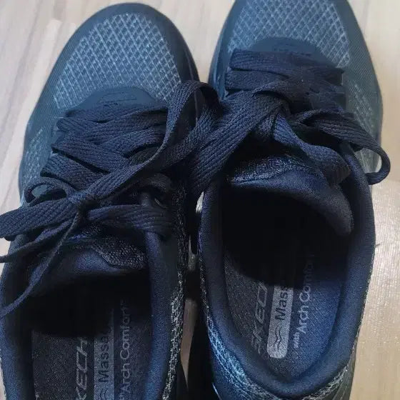 [BUNJANG] Skechers GoWalk Massage Fit Shoes Black 235 / 스케쳐스 고워크 마사지핏 블랙 (235)