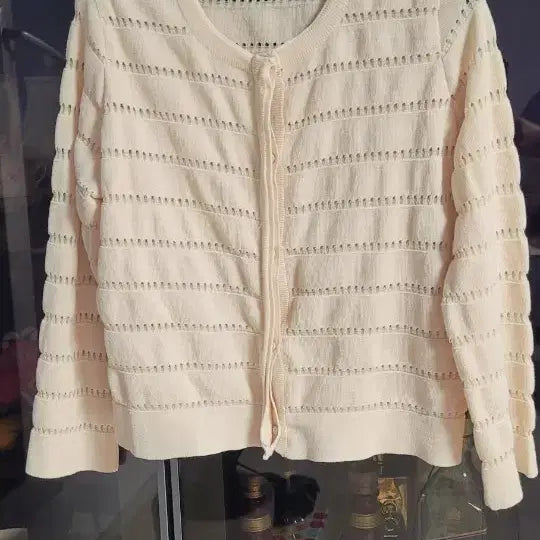 [BUNJANG] LIST Punching Cardigan - Light Beige/Pink (Size S) / 리스트 펀칭 연베이지 핑크 가디건