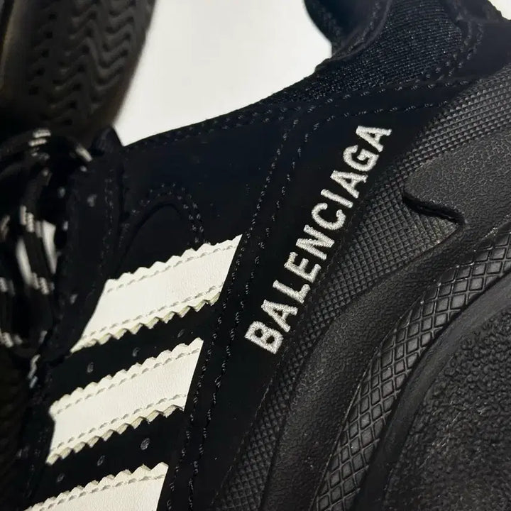 [BUNJANG] Balenciaga x Adidas Triple S Sneakers Black / 36) 발렌시아가 아디다스 트리플s 블랙